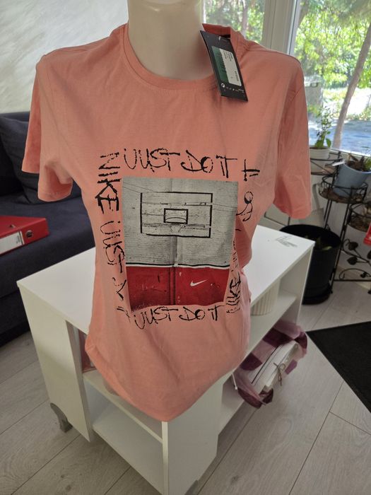 Дамска тениска Nike