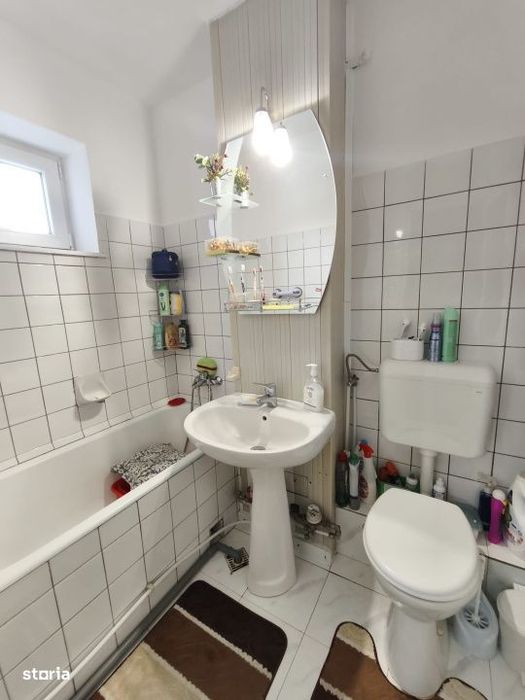 Apartament 3 camere+boxa, etaj 3, zona Hurmuzachi, Radauti