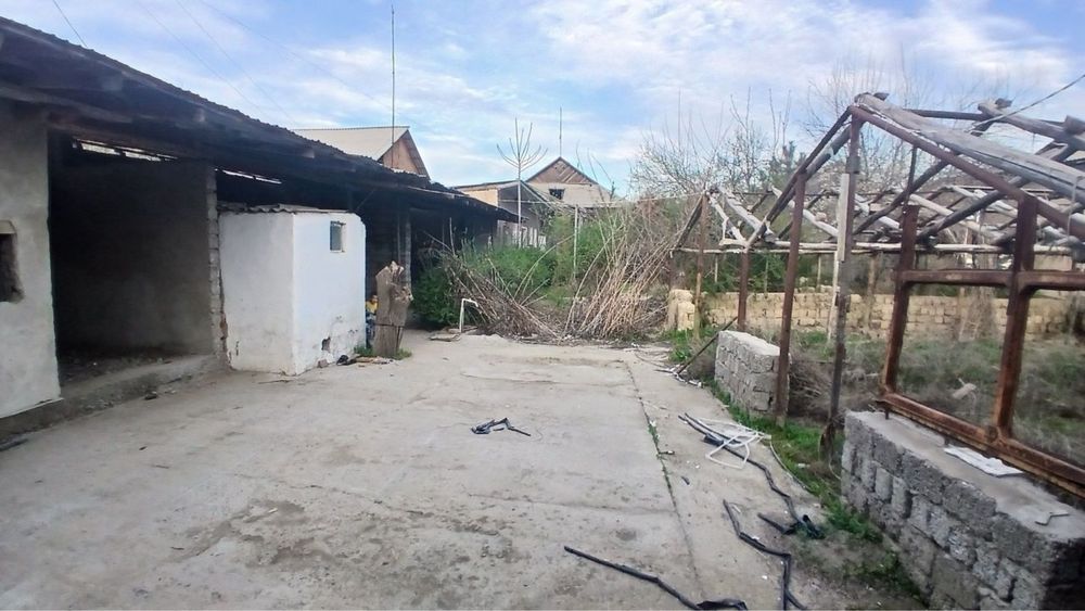 Sirdaryo shahar Shirin MFY da 5.50 sothli uchaska sotiladi