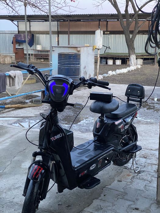электроскутер TUNIU