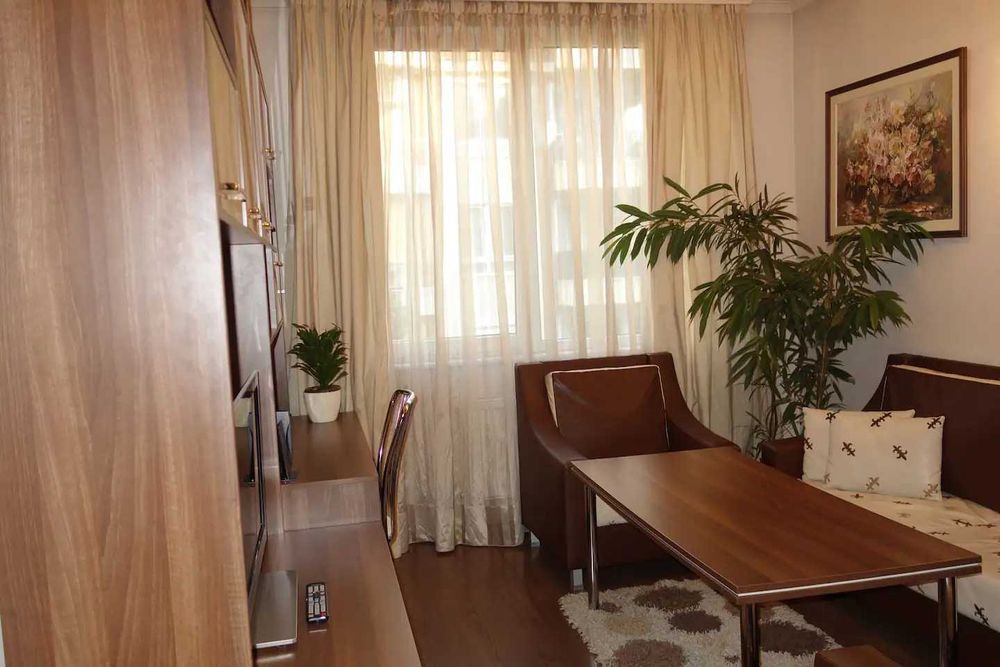 Дава се под наем Двустаен апартамент в София, Изток - 65 кв.м за 650 € - Снимка #1