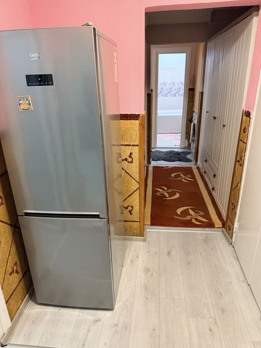 De inchiriat Apartament 3 camere decomandat