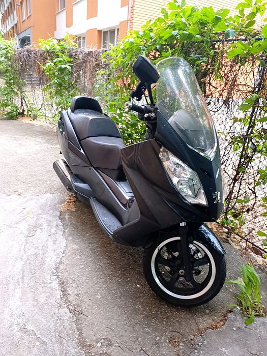 Peugeot Satelis 125cc – Întreținut! Acte la zi! Este recomandat  pentru cei care termină o școală moto și merg pe această cale în viață!