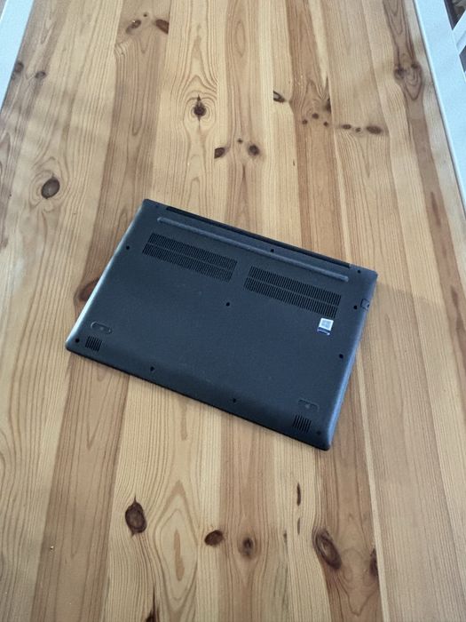 Lenovo Gaming• i5-8300H• Nvidia GTX 1050• 12gb ram ddr4• SSD 256gb