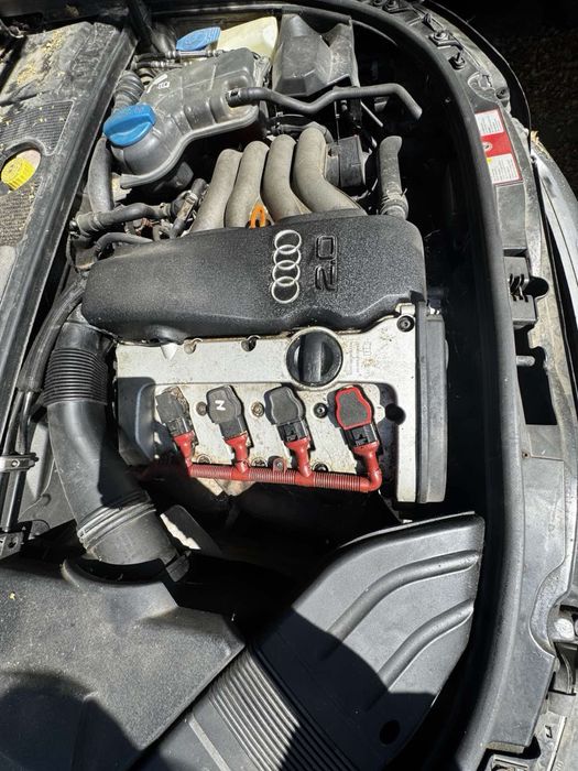 Ауди а4 AUDI A4 1.8 i  на части