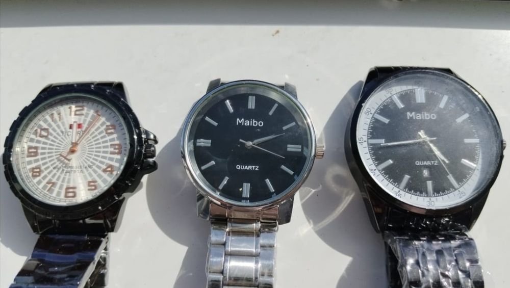 Продам часы новые.