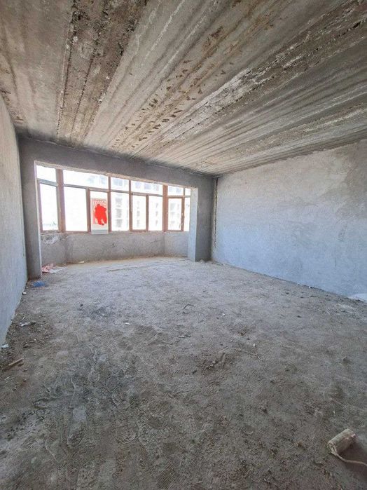 3х комнатная квартира 124кв/м в состоянии коробки, Микрорайон