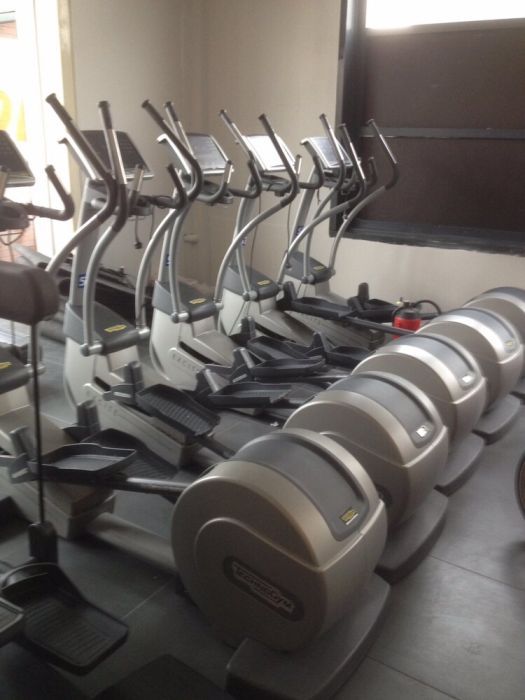 Benzi alergare profesionale technogym life fitness
