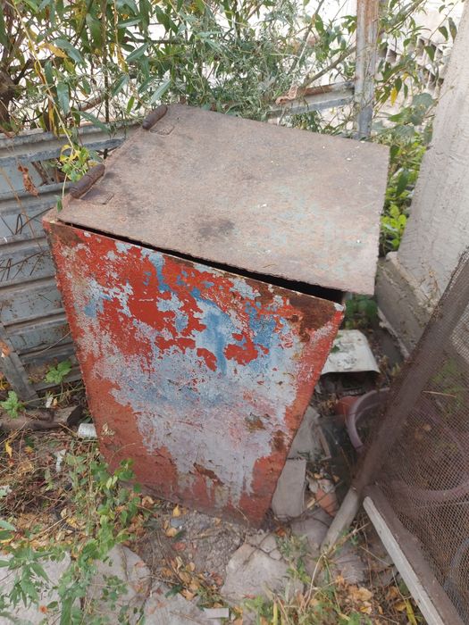 Железный ящик...