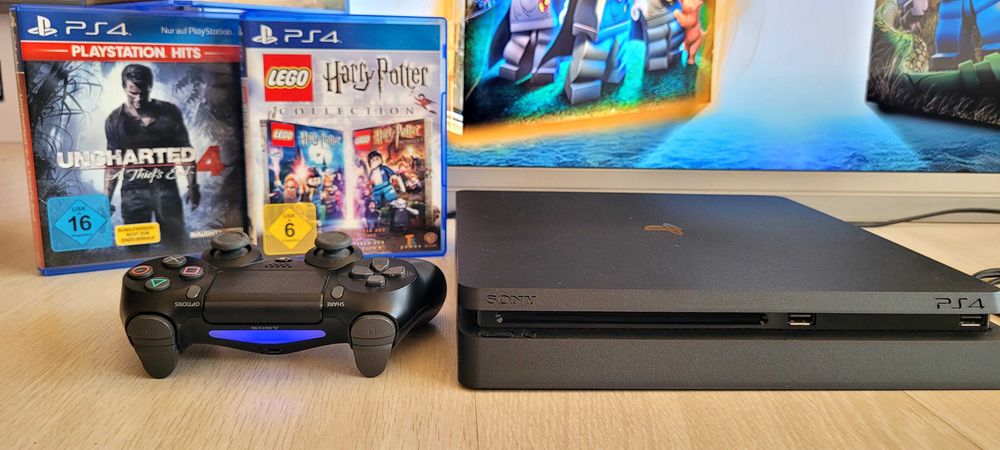 PS4 Slim+ Оригинален Джойстик + 3 Игри на Диск