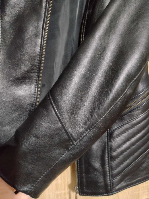 Vând jachetă piele nouă damă