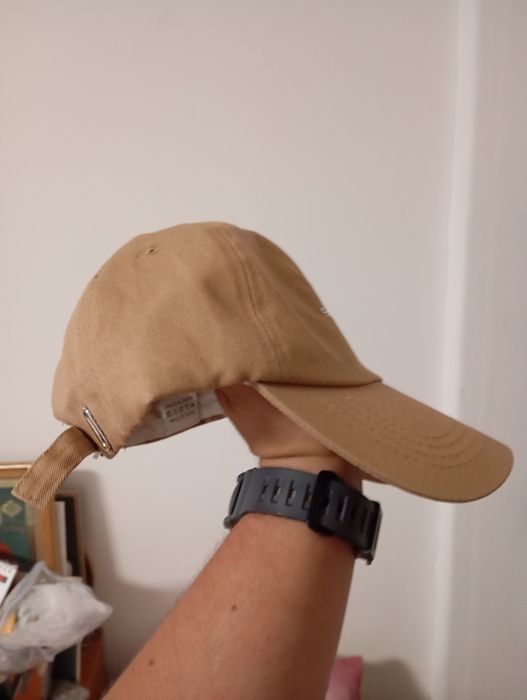 Лятна шапка с козирка