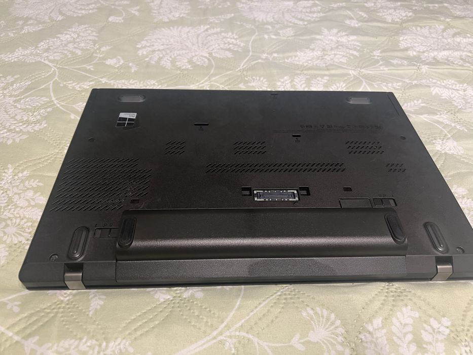 Лаптоп Lenovo T460 8gb RAM 512 HDD i5-6300U 2.4GHz