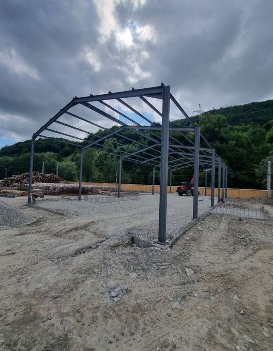 Vand hala pe structura metalica destinata pentru servicie auto,stație