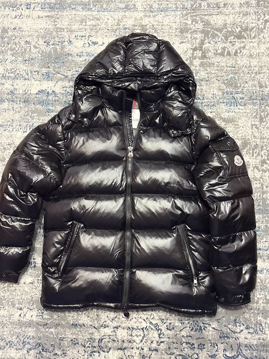 Moncler maya razmer XL ima NFC