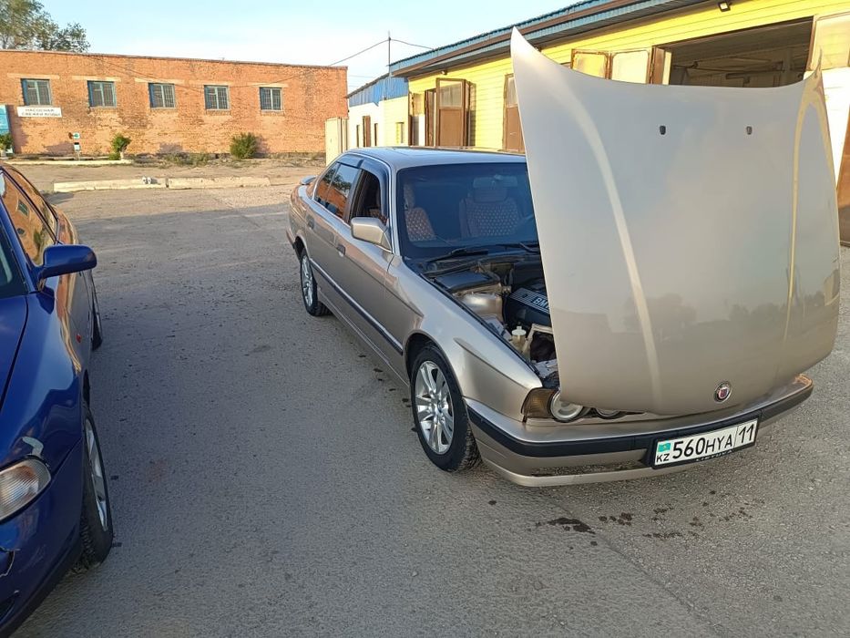 Продам машину  BMW срочно