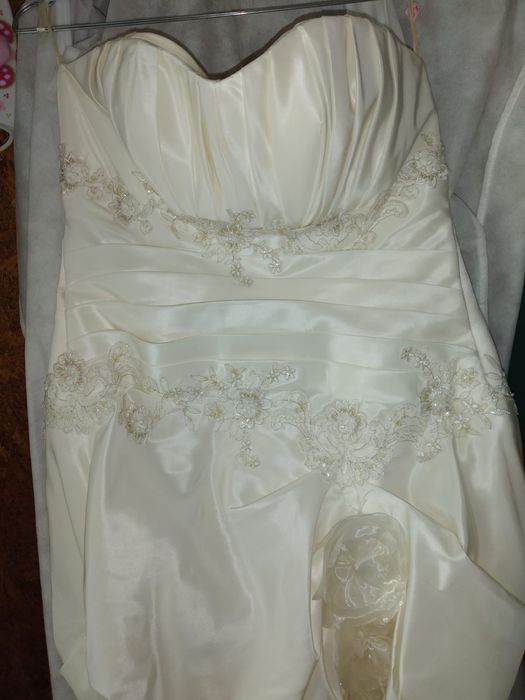 Rochie crem mireasa unicat