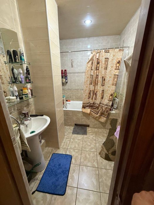 Срочно Продается  Своя 4х комн. Квартира Юнусобад 13кв.