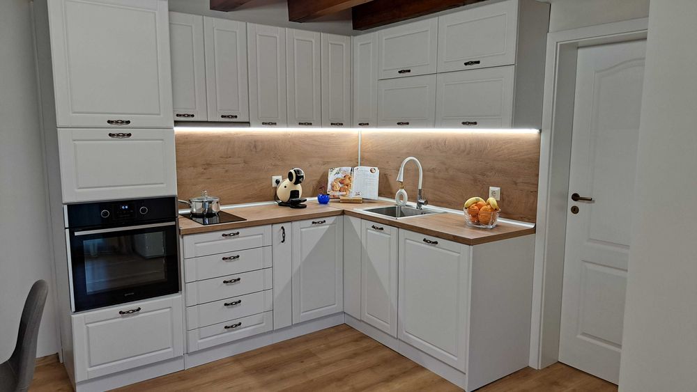 Продава се Къща в с. Елхово, Област Стара Загора - 704 кв.м за 188 €/кв.м - Снимка #9