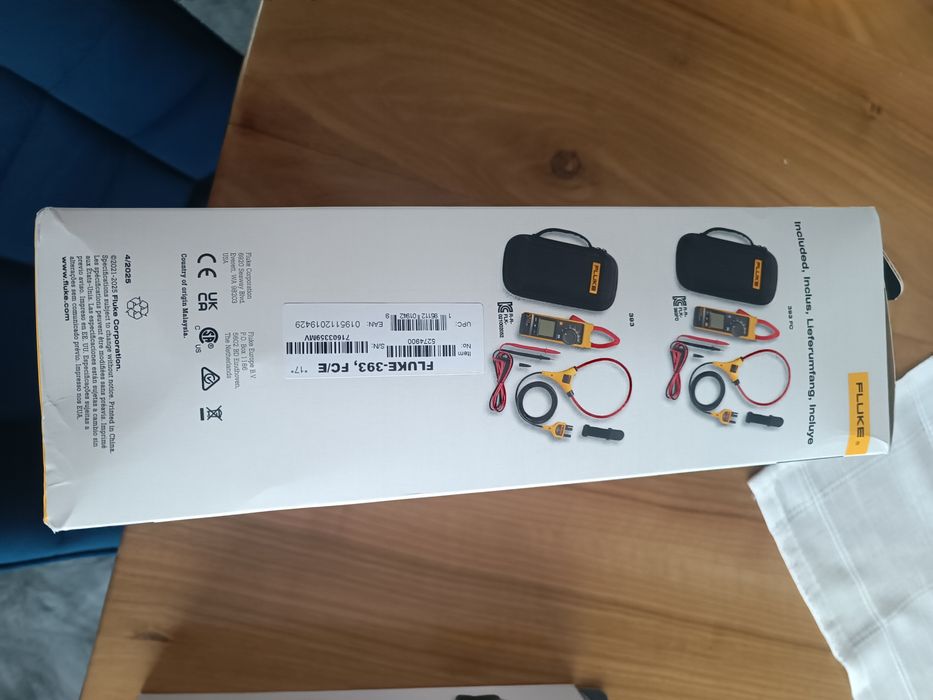 Vând clește ampermetric profesional Fluke 393 FC, nou, sigilat, în ambalajul original.