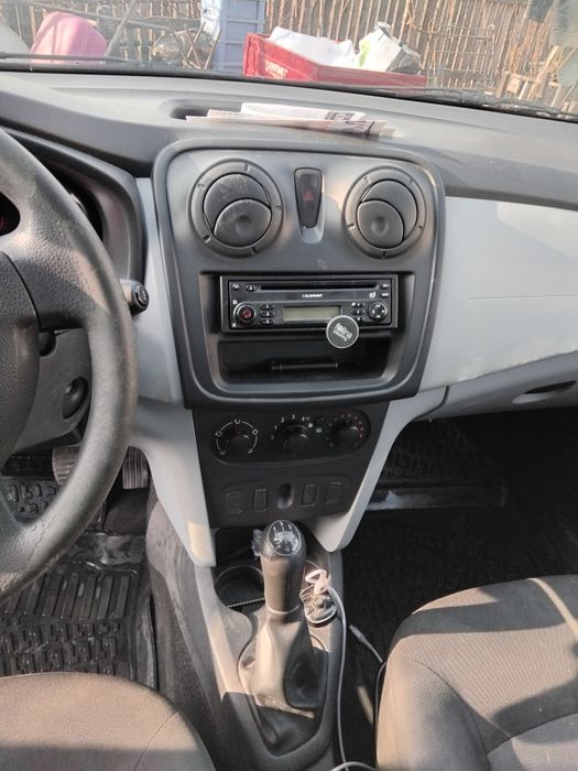 Vând Dacia sandero 2013