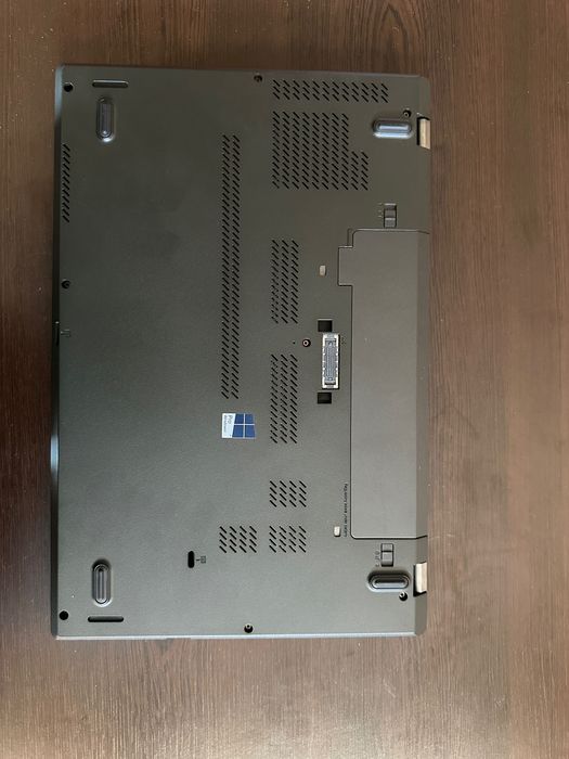 Лаптоп Lenovo Thinkpad T560 - i5-6200U; 12gb Ram; 15 inch display