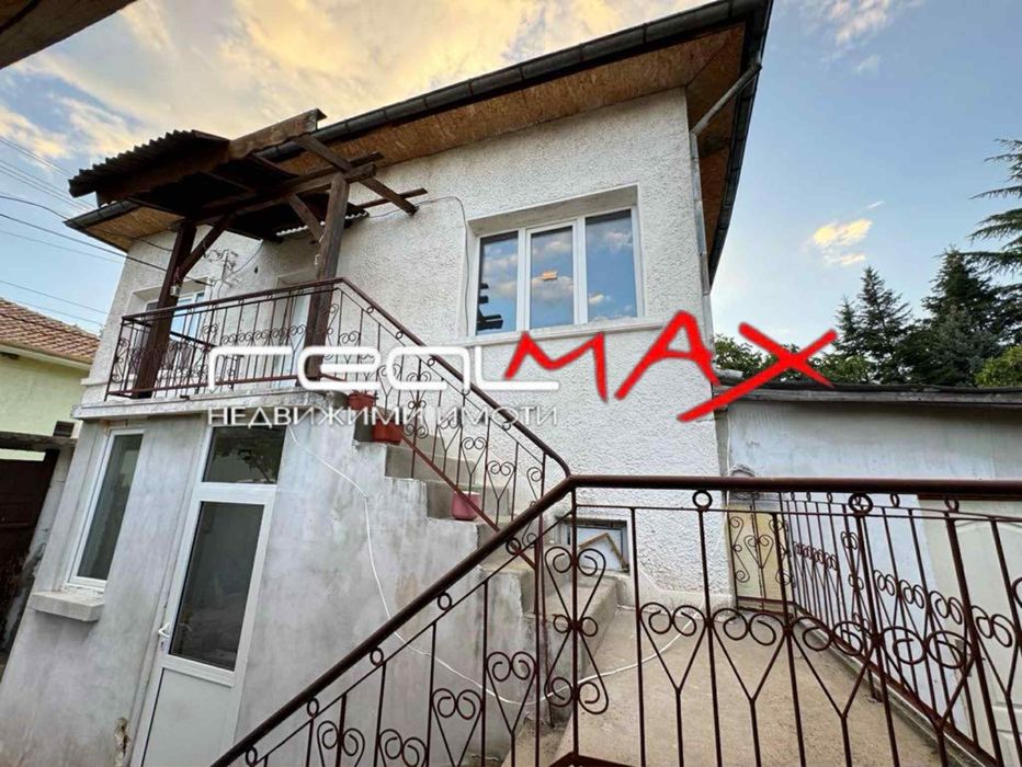 Продава къща в гр Мъглиж