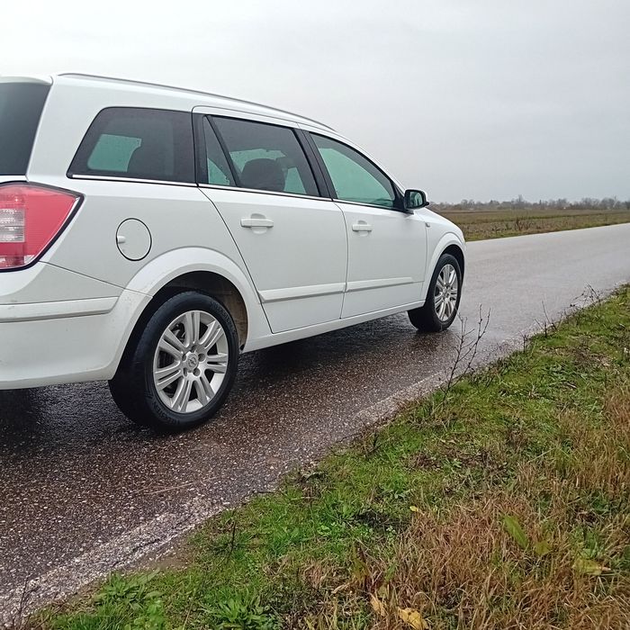 Vând opăl astra h 1.7 2008