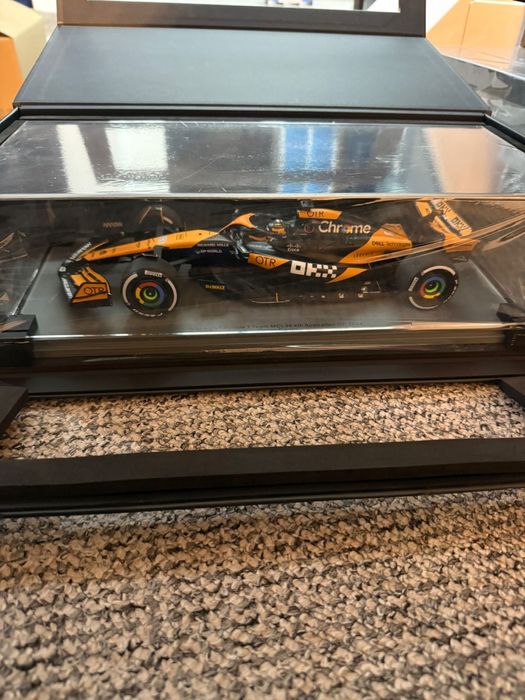 Macheta 1:18 Formula 1 Noua