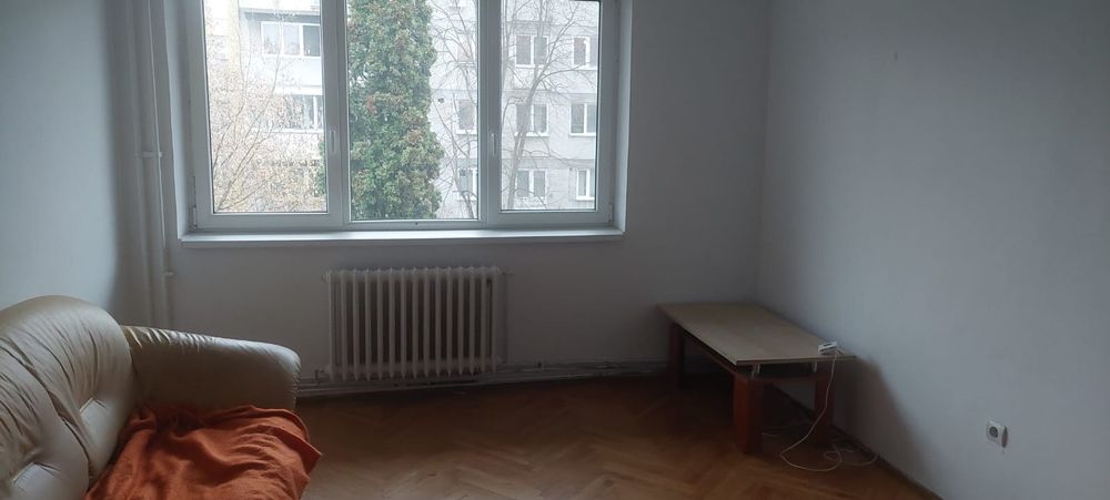 Apartament cu 3 camere de închiriat