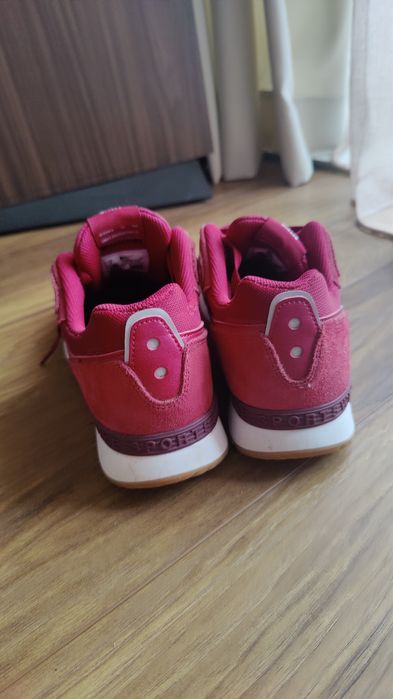 Дамски кецове Nike Venture Runner цвят бордо, 40 номер