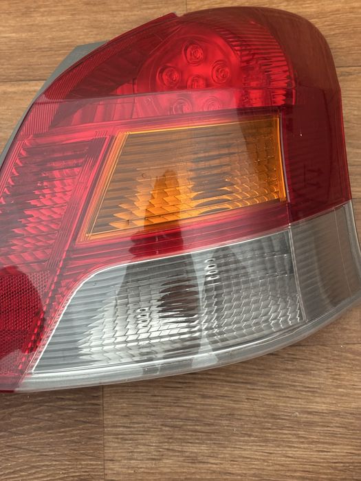 Тайота yaris 09-12г