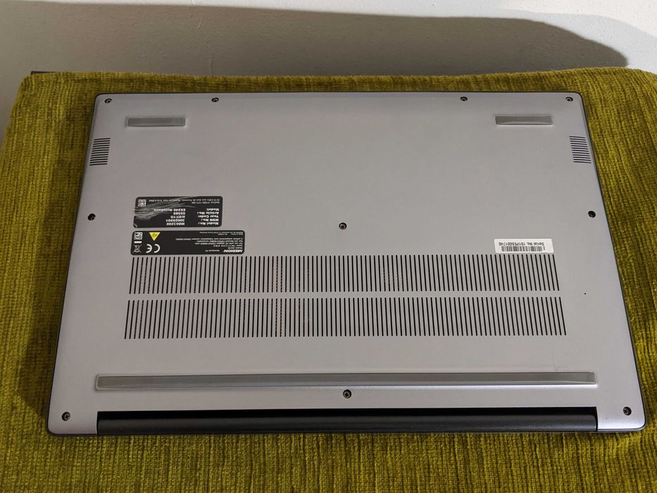 Laptop Medion Akoya E6246, Intel Pentium Silver N5000, ssd 256,ram 8Gb