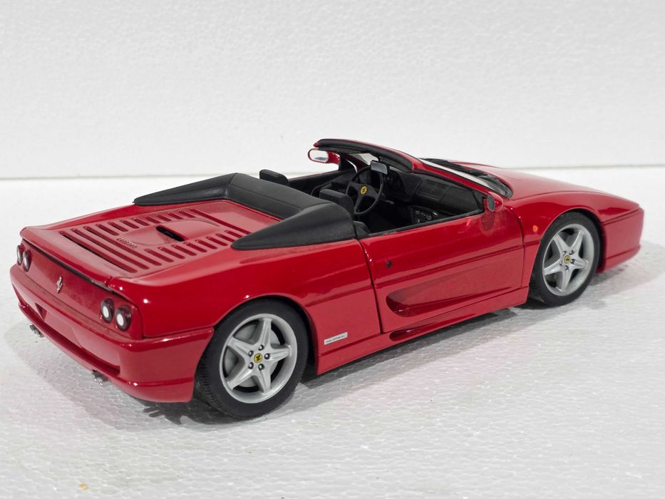 Macheta Auto 1/18 UT Models Ferrari F355 Spider