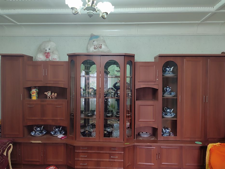 Продам стенку в хорошем состаяние