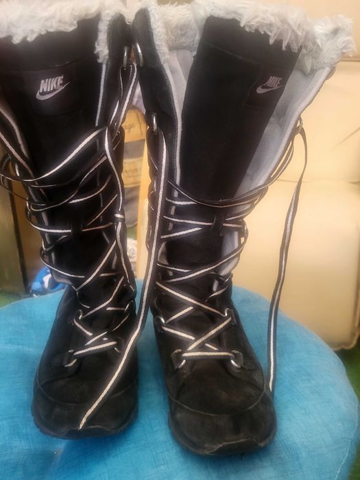 Ботуши NIKE, оригинални