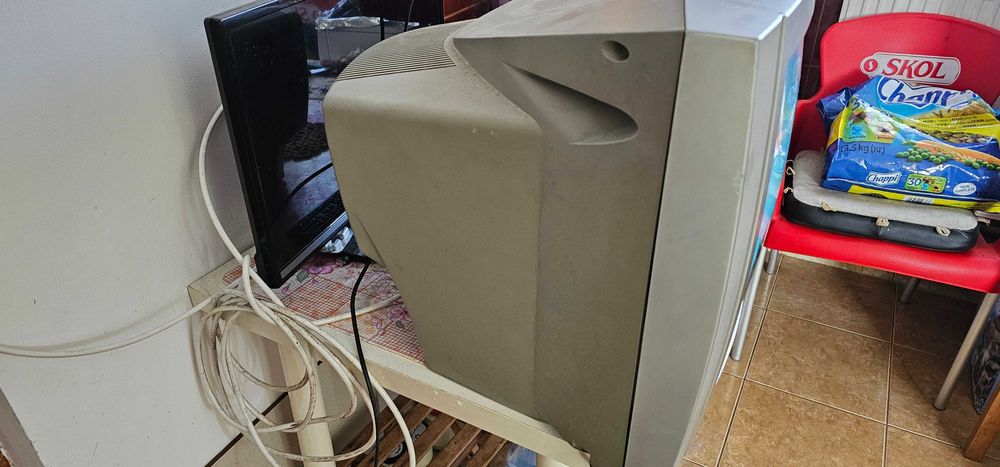 Televizor Hyundai Diagonala 54 cm cu Telecomanda , Model 20B9T59