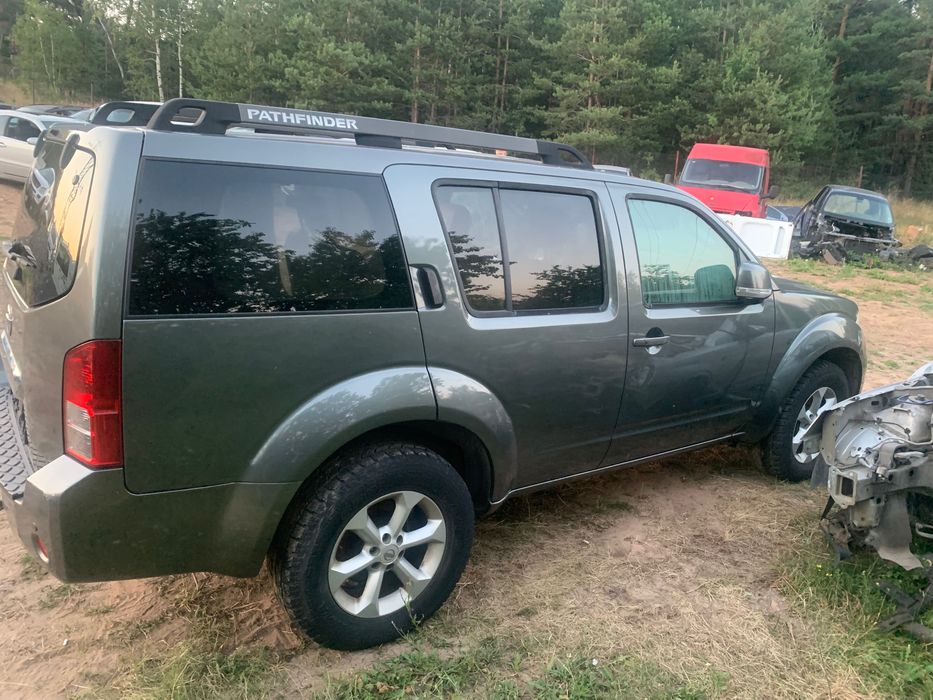Nissan Pathfinder 2007г автоматик