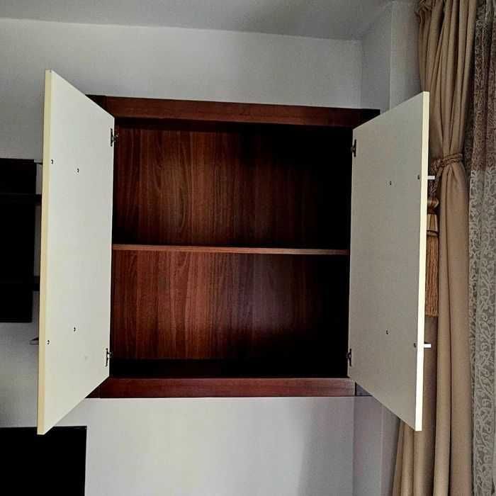 Corp mobila sufragerie nuc si MDF lucios,Mobilier Mobexpert lemn masiv