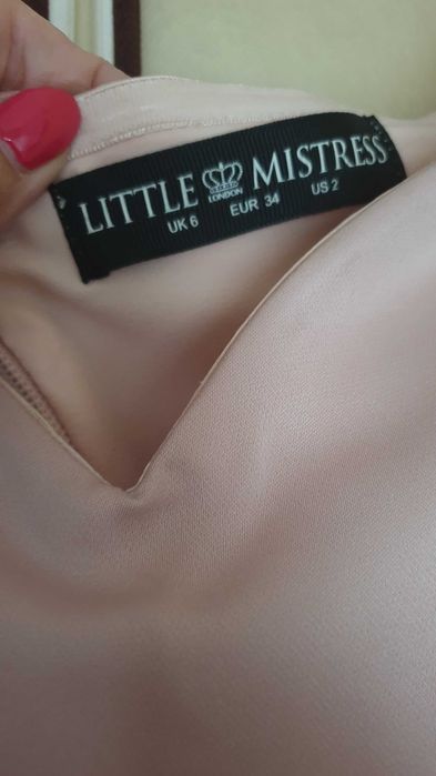 Vand rochii elegante de ocazie