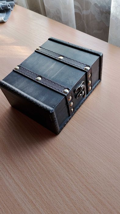 Винтидж дървена кутия за бижута