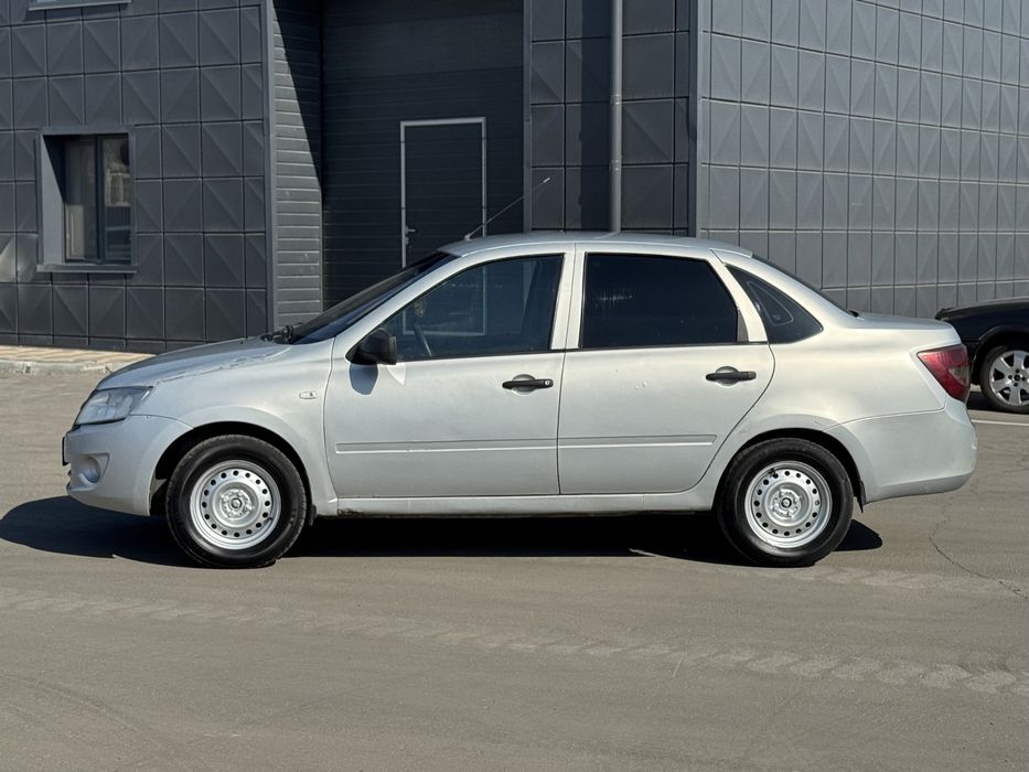 Lada Granta 2013 год