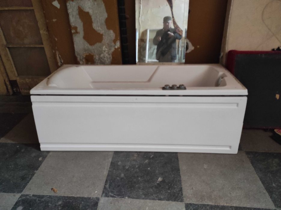 Употребявана вана с джакузи