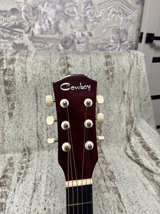 Гитара акустическая