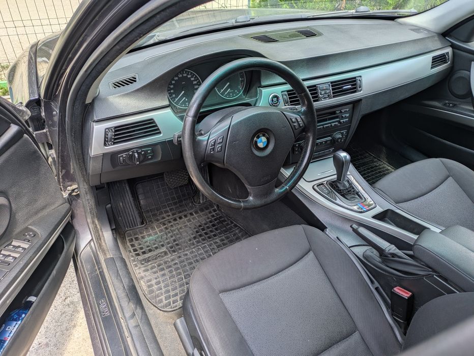 BMW E90 320 benzina automatat