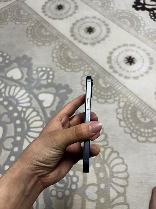 Продам смартфон  iPhone 13 128гб