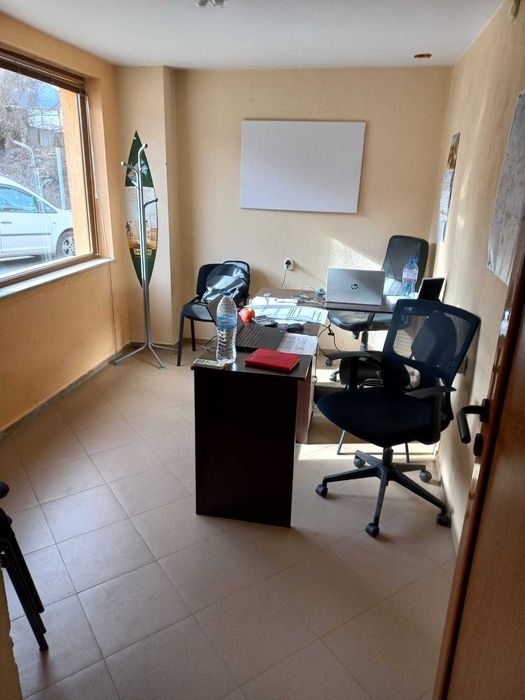 Дава се под наем Склад в Враца, Промишлена зона - Изток - 3928 кв.м за 2346 € - Снимка #17