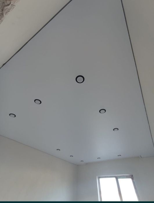 Натежной потолок