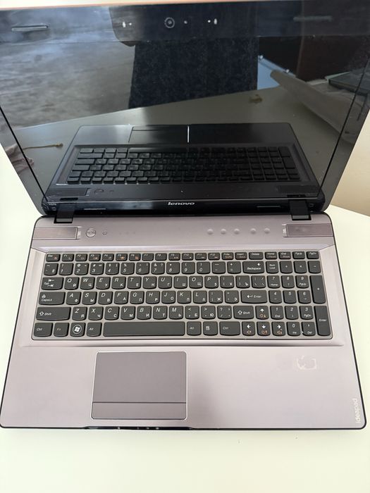 Ноутбук Lenovo IdealPad Y570