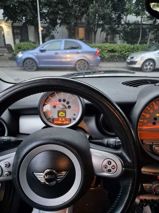 Vând Mini Cooper 1.4 Benzina